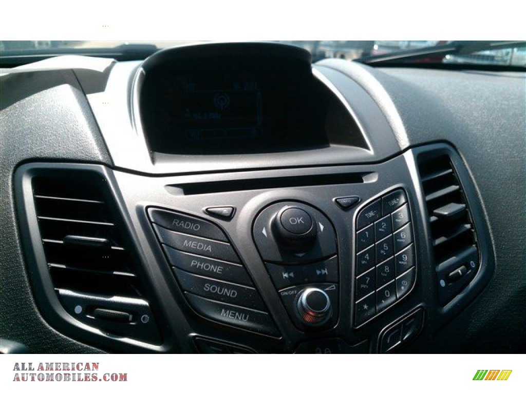2014 Fiesta SE Hatchback - Ingot Silver / Charcoal Black photo #26