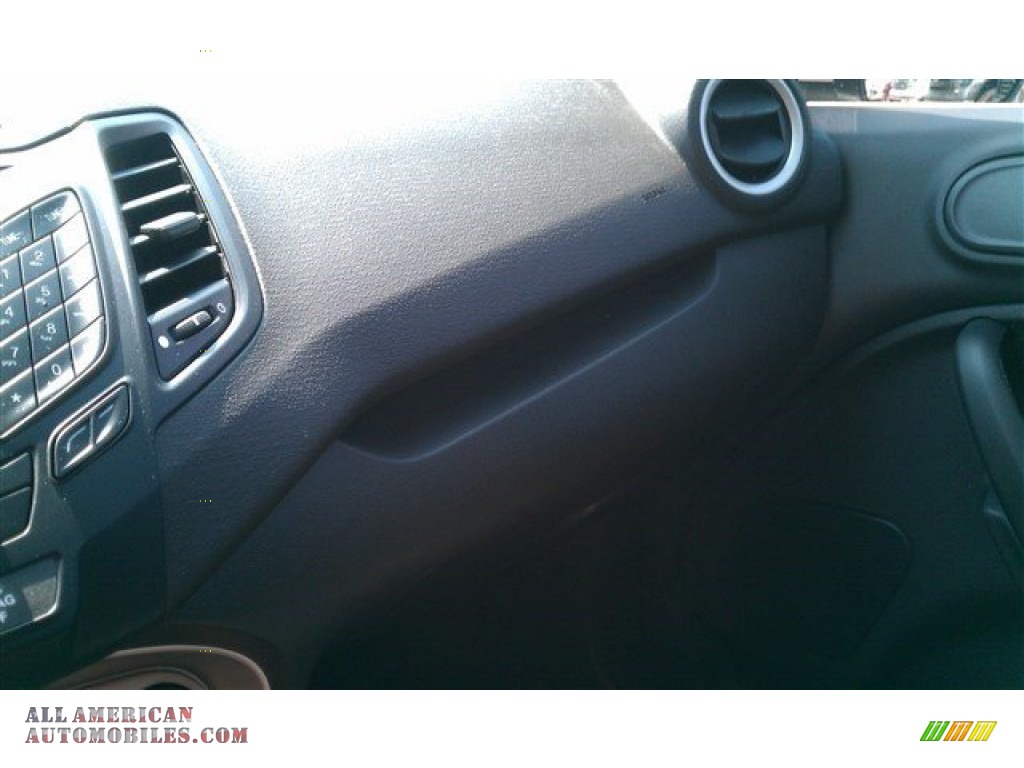 2014 Fiesta SE Hatchback - Ingot Silver / Charcoal Black photo #30