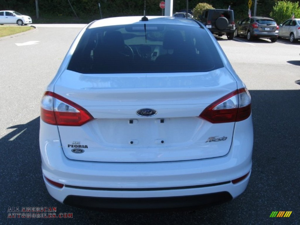 2014 Fiesta SE Sedan - Oxford White / Medium Light Stone photo #6