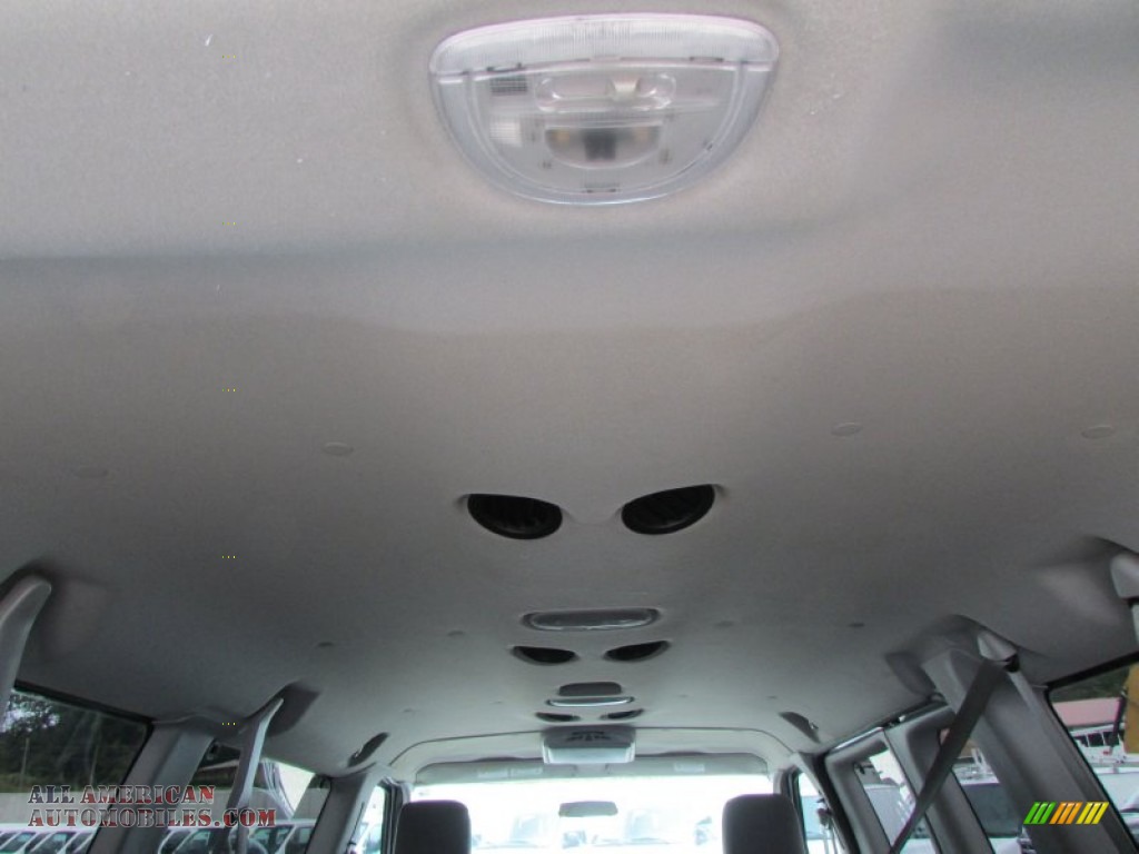 2011 E Series Van E350 XLT Passenger - Ingot Silver Metallic / Medium Flint photo #12