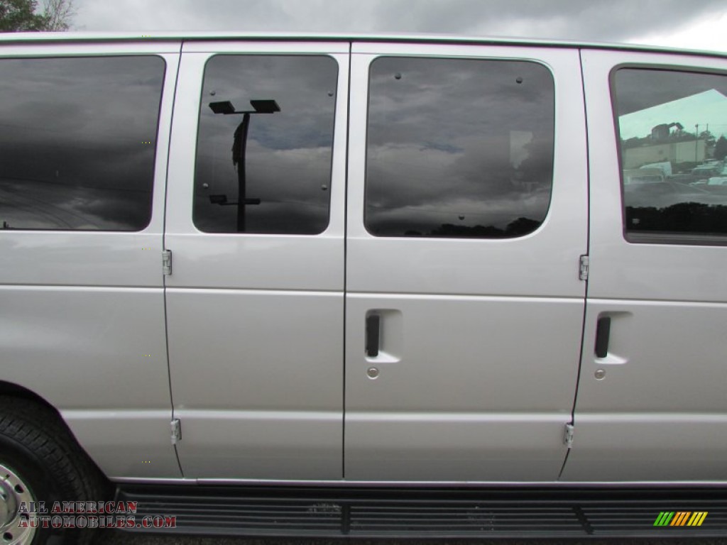 2011 E Series Van E350 XLT Passenger - Ingot Silver Metallic / Medium Flint photo #13