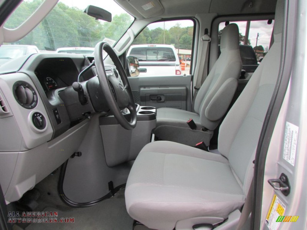 2011 E Series Van E350 XLT Passenger - Ingot Silver Metallic / Medium Flint photo #43