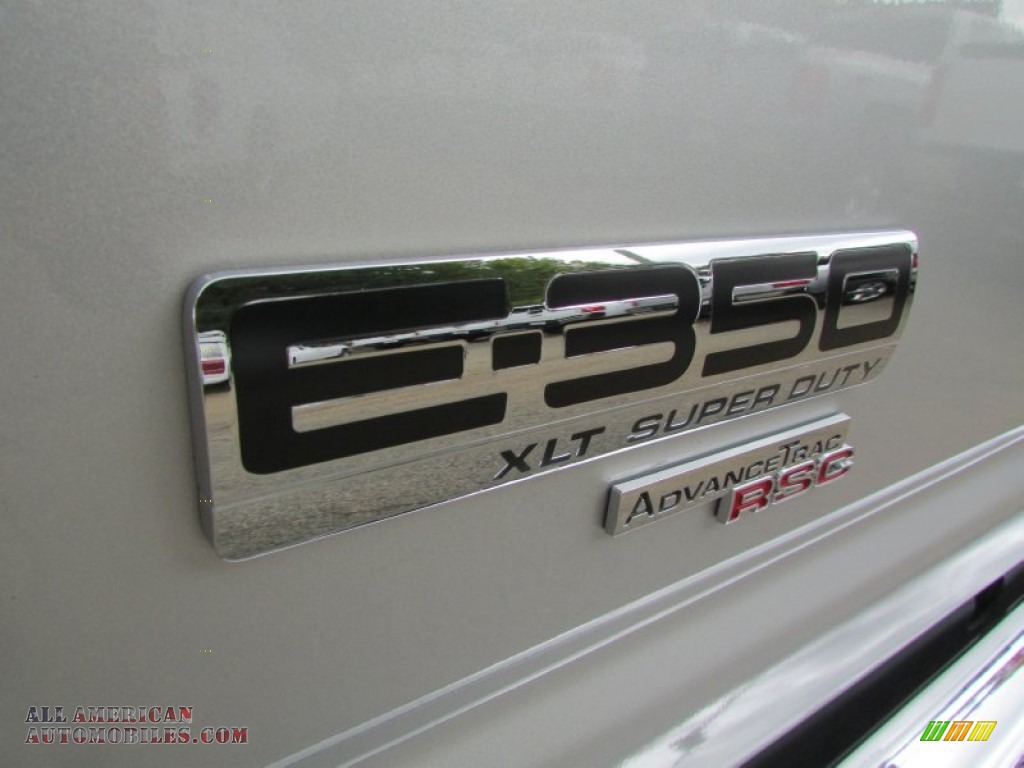 2011 E Series Van E350 XLT Passenger - Ingot Silver Metallic / Medium Flint photo #52