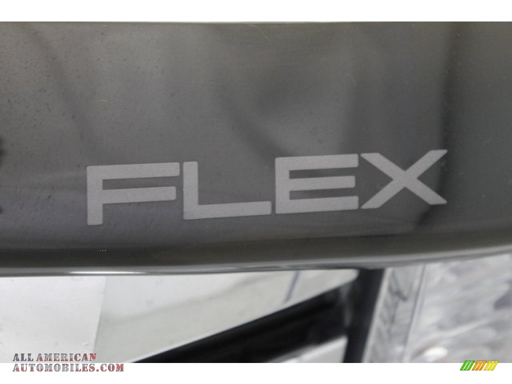 2010 Flex Limited - White Platinum Tri-Coat Metallic / Medium Light Stone photo #3