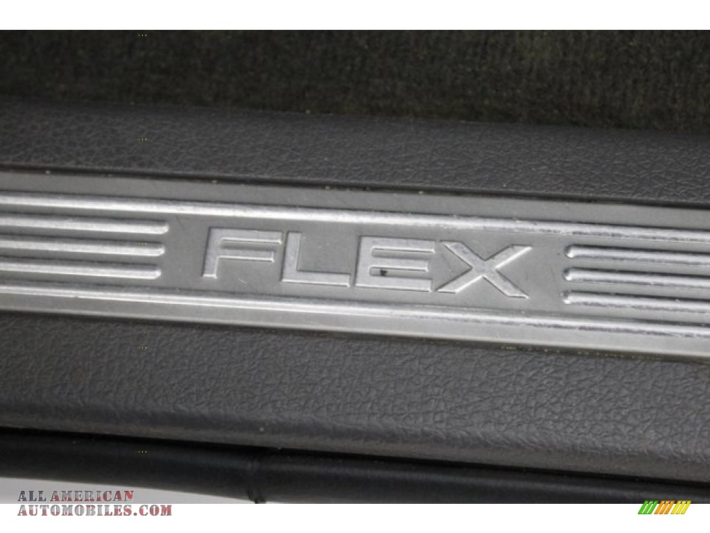 2010 Flex Limited - White Platinum Tri-Coat Metallic / Medium Light Stone photo #16