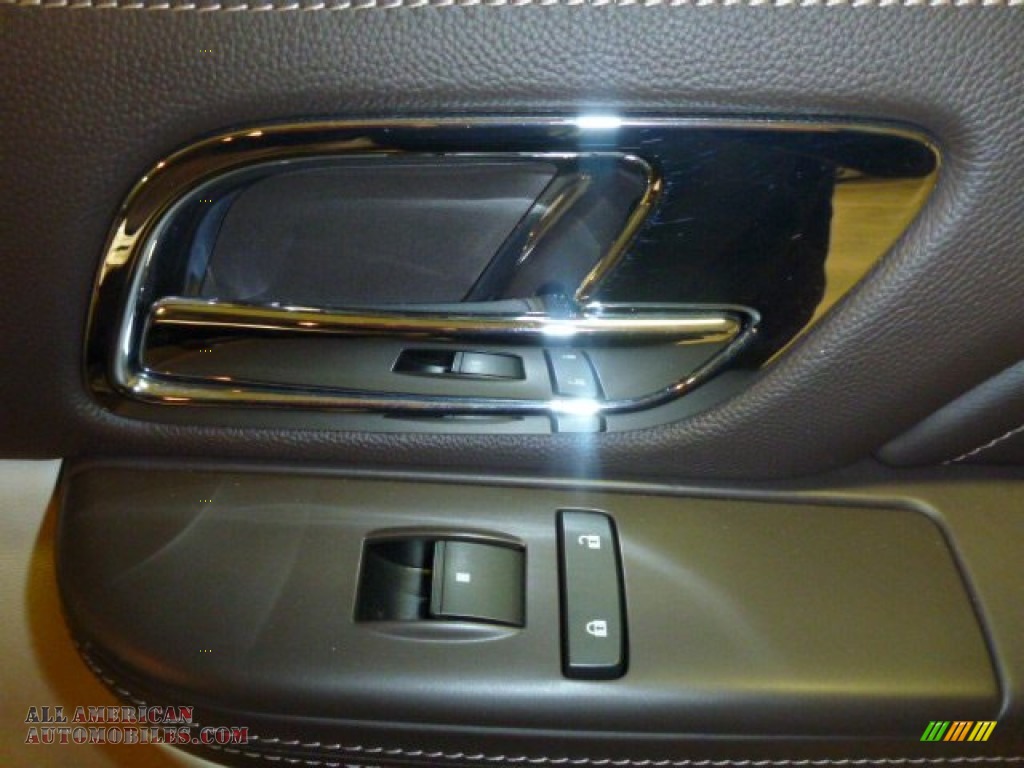 2011 Escalade Platinum AWD - Black Raven / Cocoa/Light Linen Tehama Leather photo #15