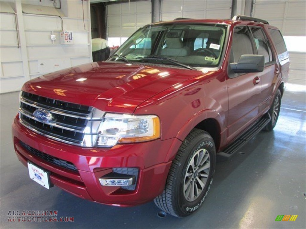 2015 Expedition XLT - Ruby Red Metallic / Dune photo #3