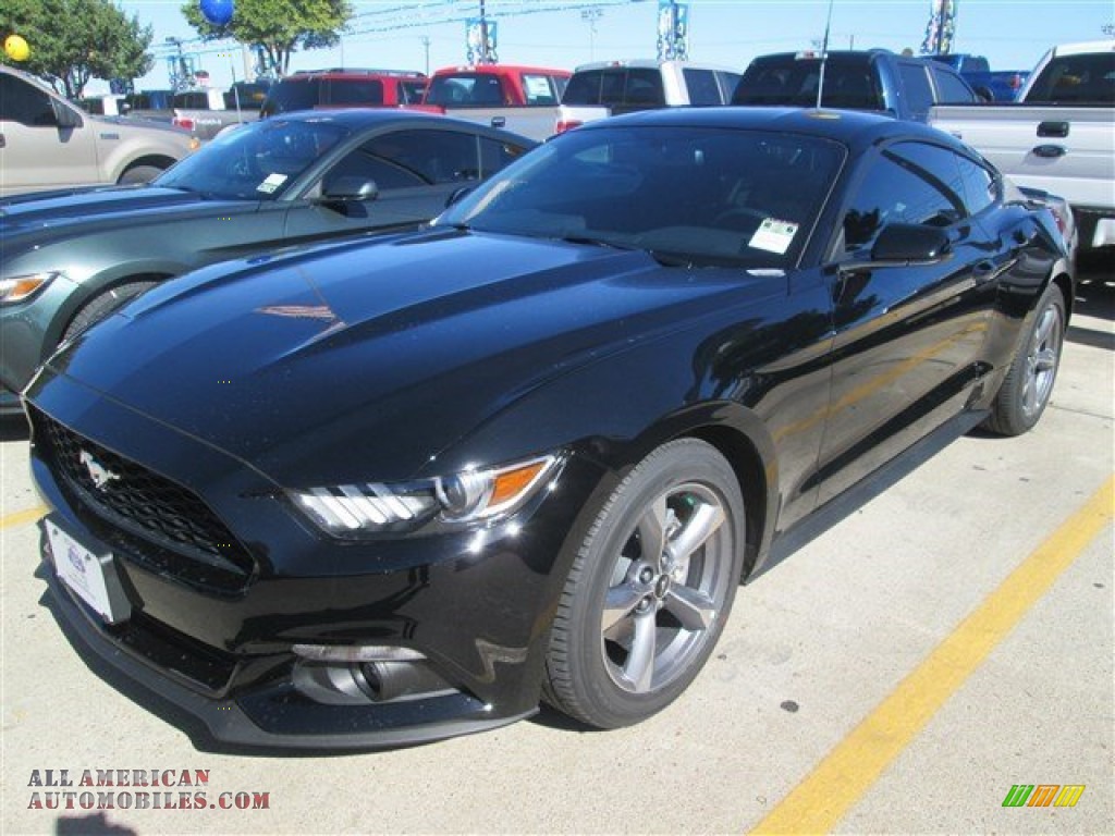Black / Ebony Ford Mustang GT Coupe