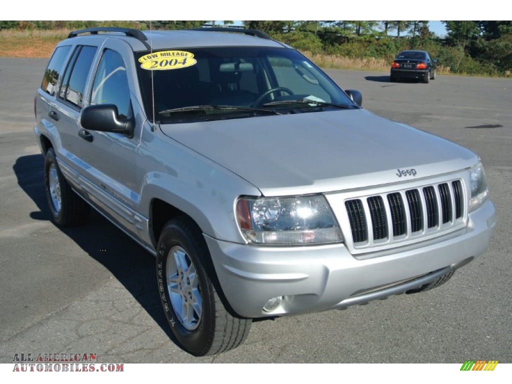 Bright Silver Metallic / Dark Slate Gray Jeep Grand Cherokee Laredo 4x4