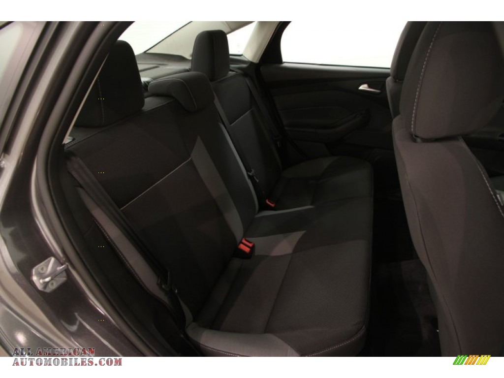 2013 Focus SE Sedan - Sterling Gray / Charcoal Black photo #12