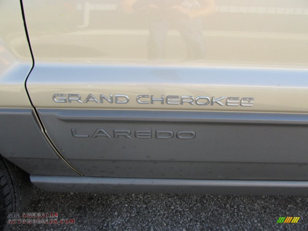 2001 Grand Cherokee Laredo 4x4 - Champagne Pearl / Sandstone photo #10