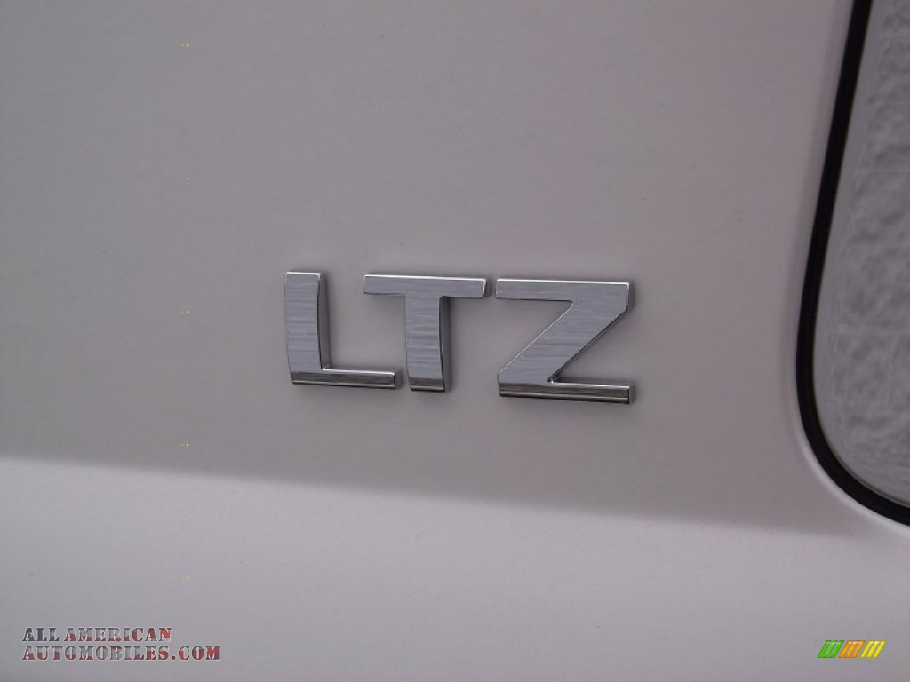 2015 Suburban LTZ 4WD - White Diamond Tricoat / Jet Black photo #8
