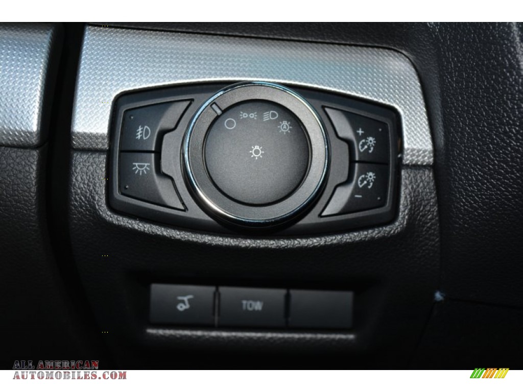 2015 Explorer XLT 4WD - Magnetic / Charcoal Black photo #25