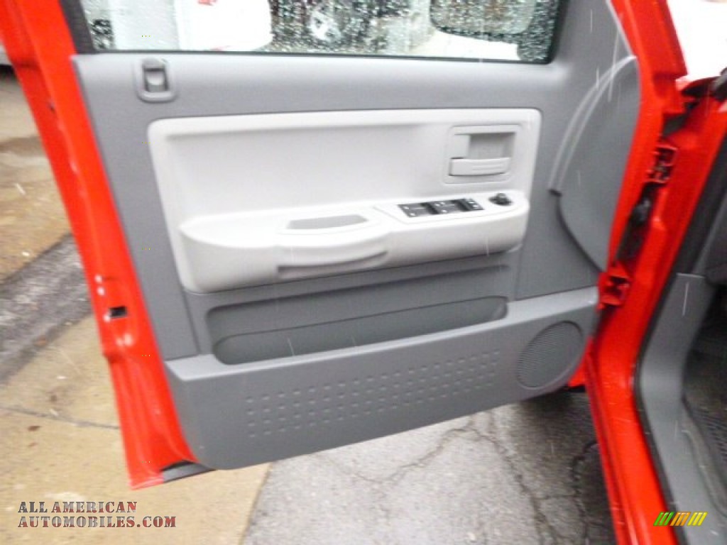 2007 Dakota SLT Quad Cab 4x4 - Flame Red / Medium Slate Gray photo #11