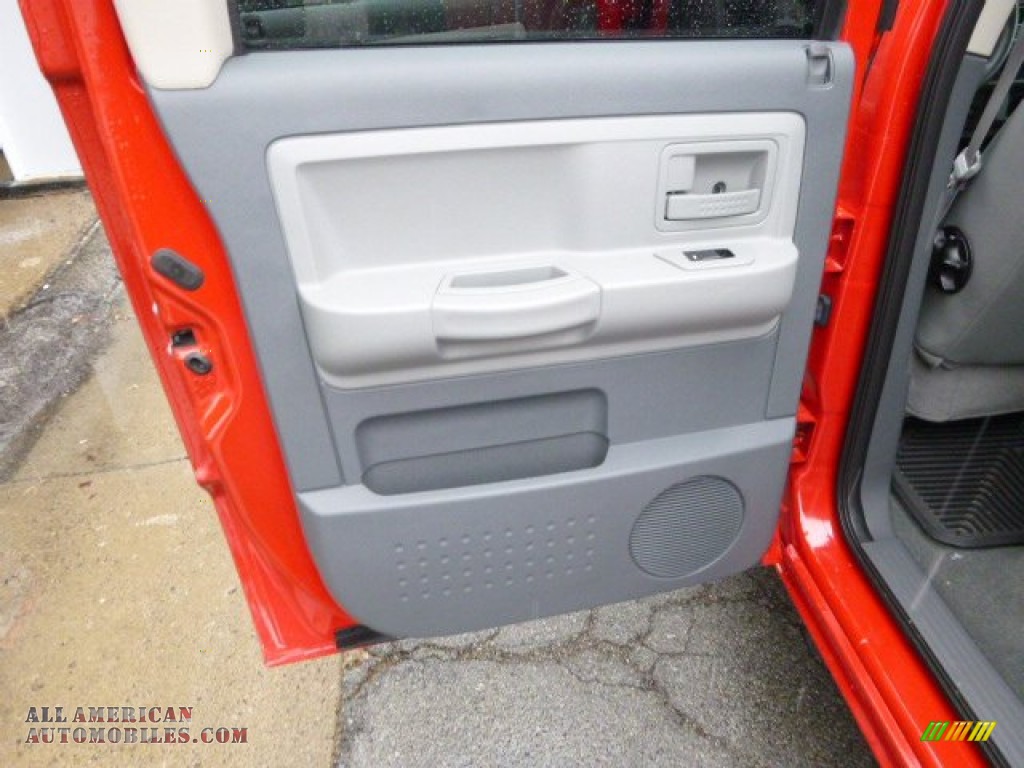 2007 Dakota SLT Quad Cab 4x4 - Flame Red / Medium Slate Gray photo #13