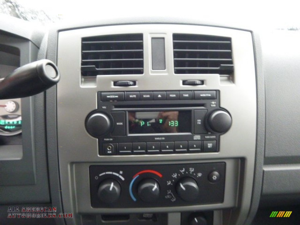 2007 Dakota SLT Quad Cab 4x4 - Flame Red / Medium Slate Gray photo #16