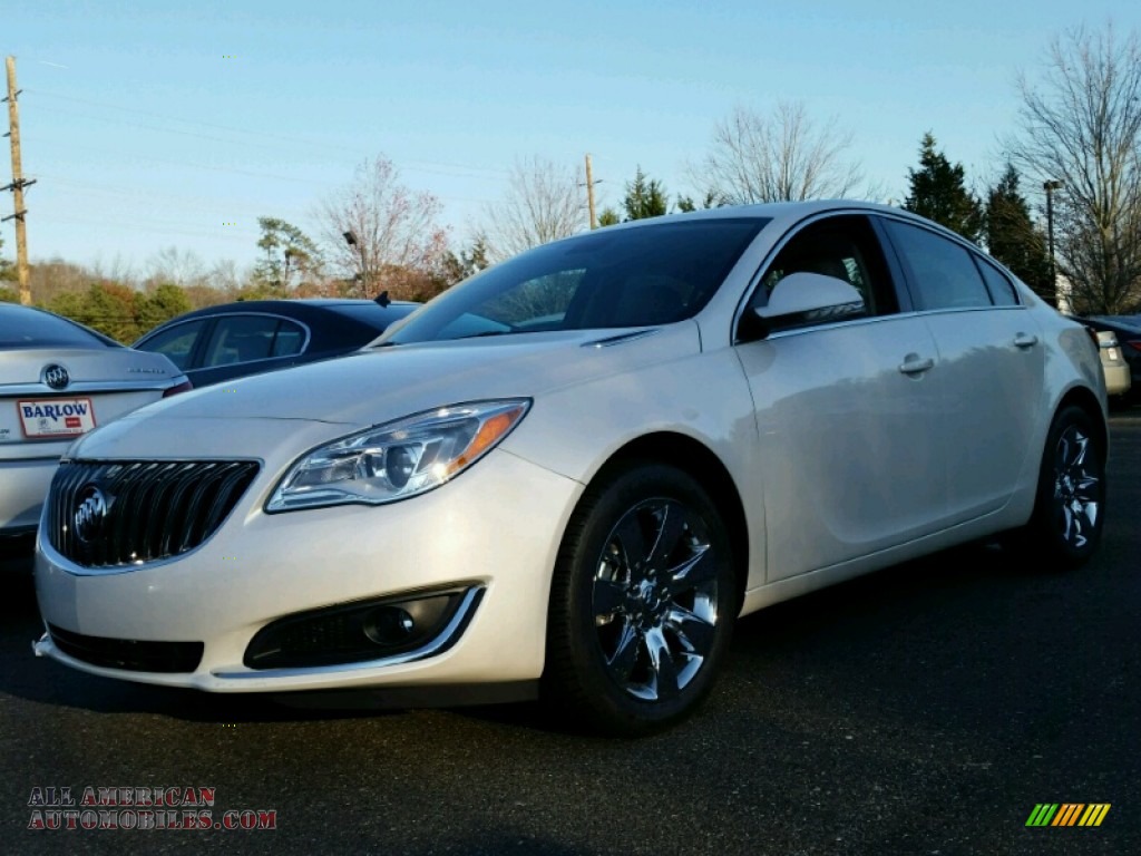 2015 Regal FWD - Summit White / Light Neutral/Cocoa Accents photo #1