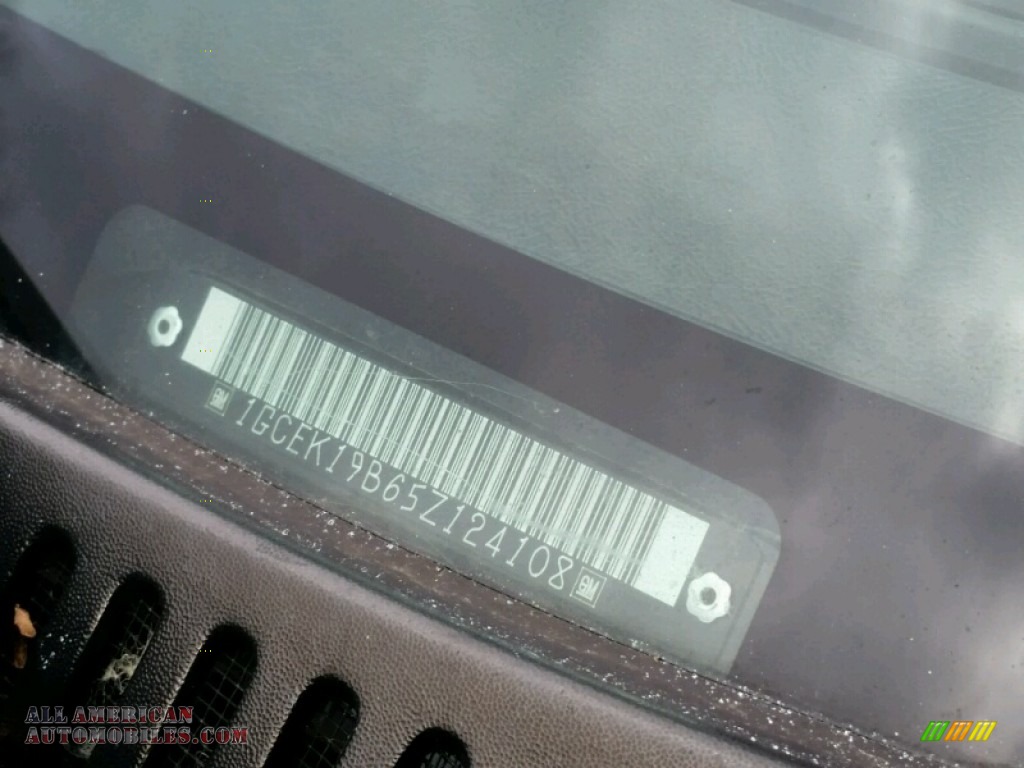 2005 Silverado 1500 Z71 Extended Cab 4x4 - Black / Dark Charcoal photo #23