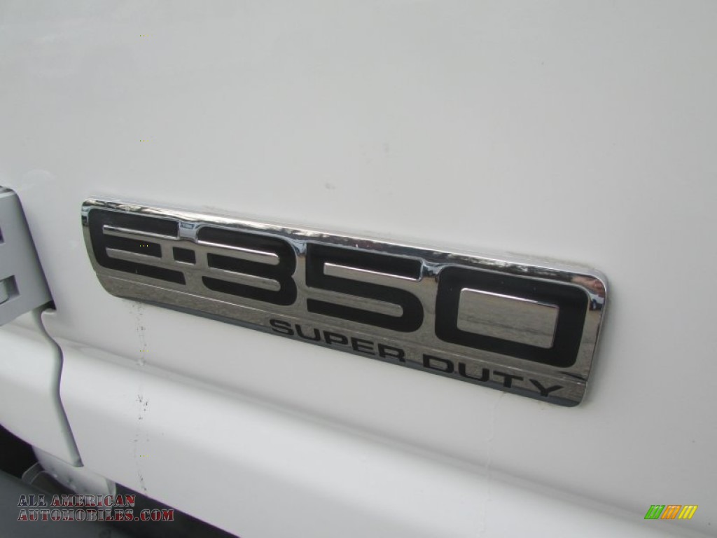 2006 E Series Van E350 Commercial - Oxford White / Medium Flint Grey photo #45