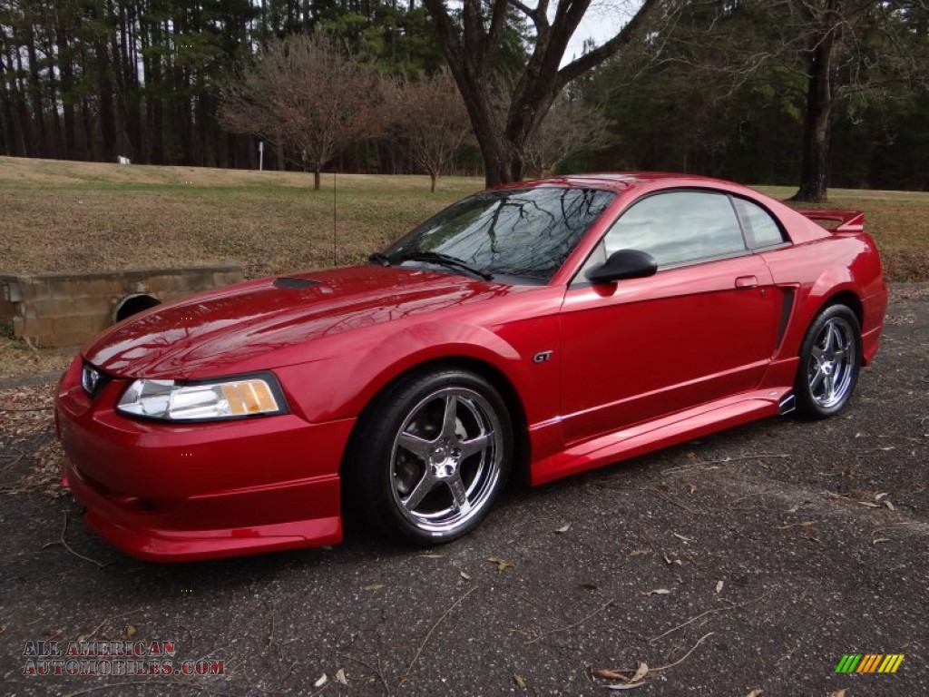 2000 Mustang GT Coupe - Laser Red Metallic / Medium Graphite photo #2