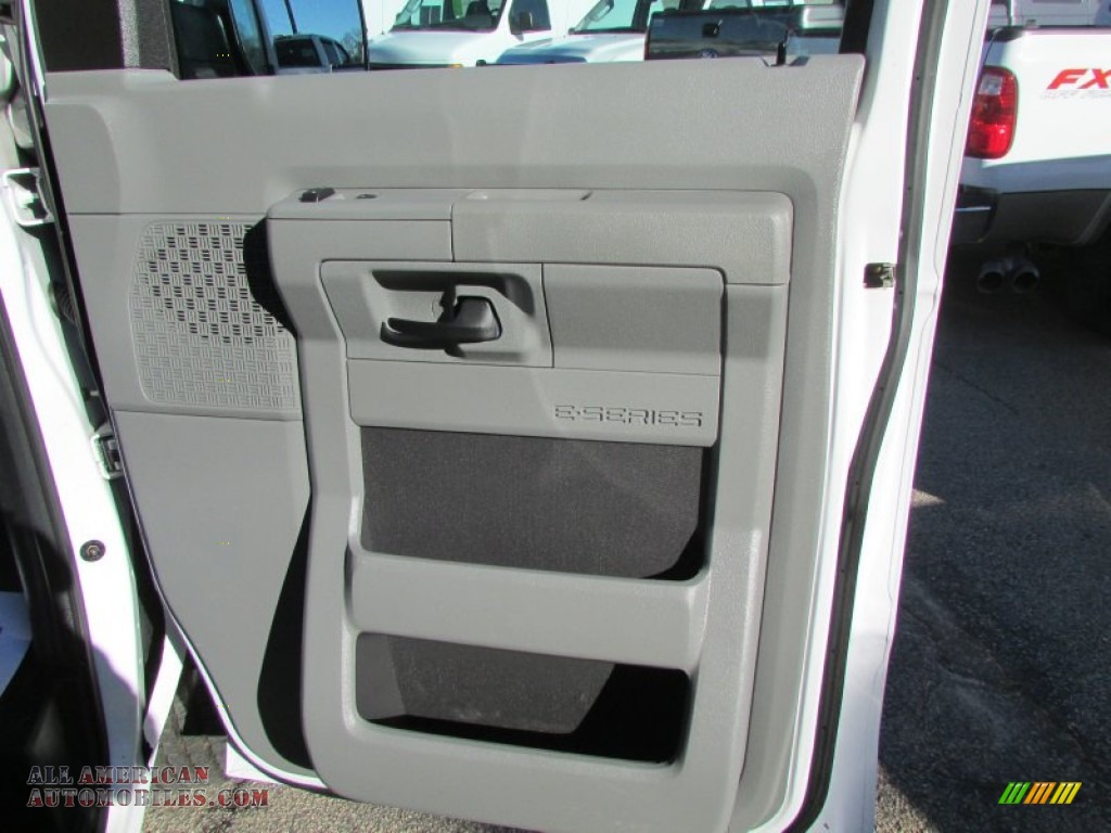 2011 E Series Van E250 Extended Commercial - Oxford White / Medium Flint photo #22